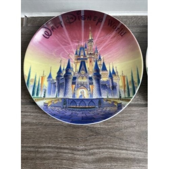 vintage Disney World collectible plates, lot of 2, 30th Anniversary, Cinderella - Picture 3 of 6